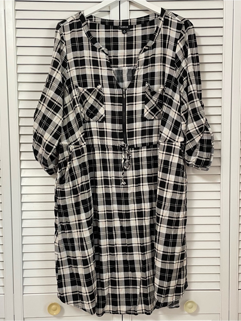 Torrid 3X Plaid Midi Dress Black White Pockets Zipper V-Neck Rayon Fall Autumn